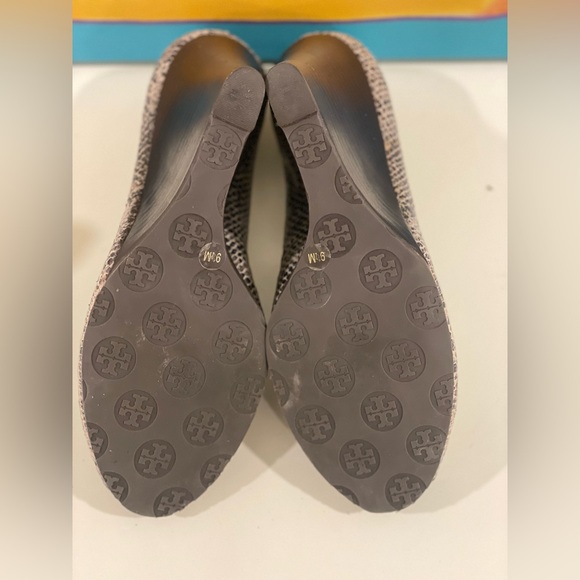 ToryBurch Julianne Multicolor Python Embossed Leather PeepToe Wedge Pumps- 9.5 M - Picture 5 of 5